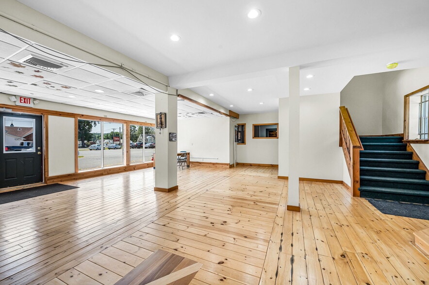 More Photos Of 526 College Hwy, Southwick Specialty For Sale