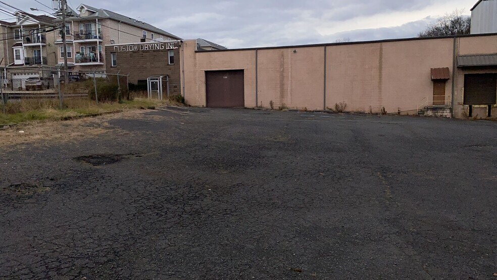 More Photos Of 164-168 Manchester pl, Newark Distribution For Sale