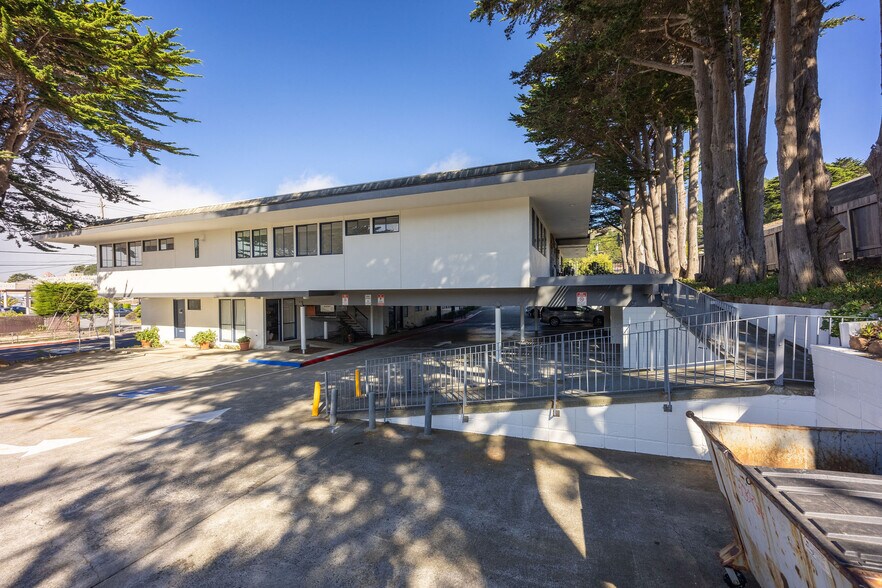 More Photos Of 667-669 Crespi Dr, Pacifica Medical For Sale