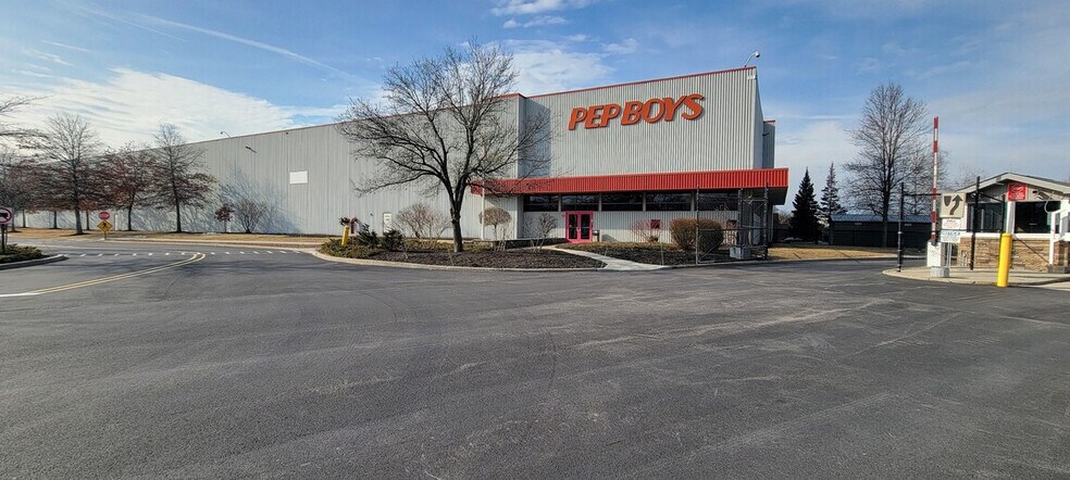 More Photos Of 29 Elizabeth Dr, Chester Distribution For Lease