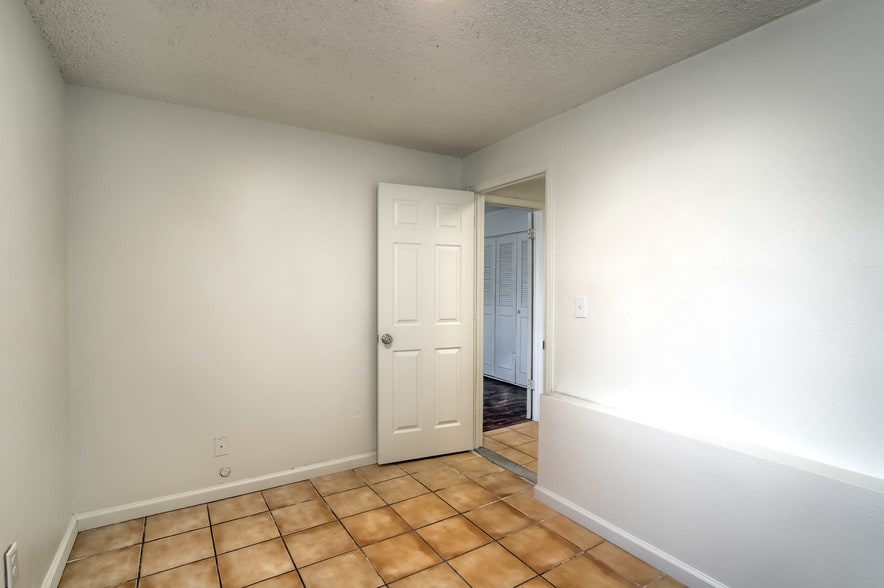 More Photos Of 1610 Boston St, Aurora Apartments For Sale