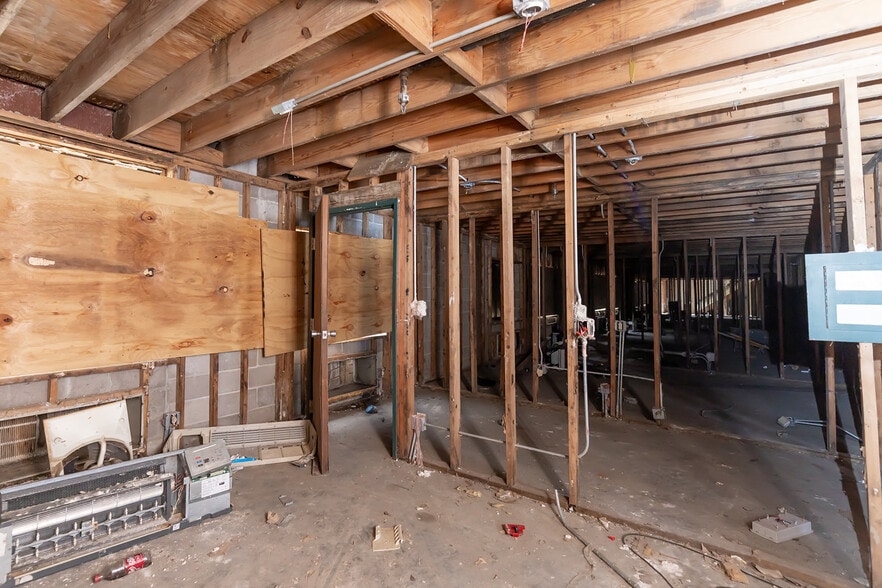 More Photos Of 6020 Shelby Oaks Dr, Memphis Hotel For Sale