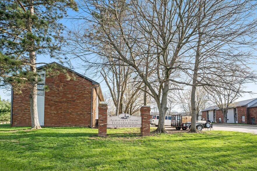 More Photos Of 231 Engadine Ct SW, Sugarcreek Apartments For Sale