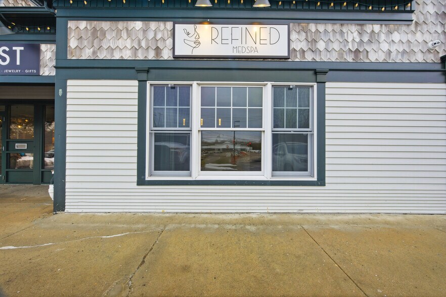 More Photos Of 80 Stonington Rd, Mystic Unknown For Lease