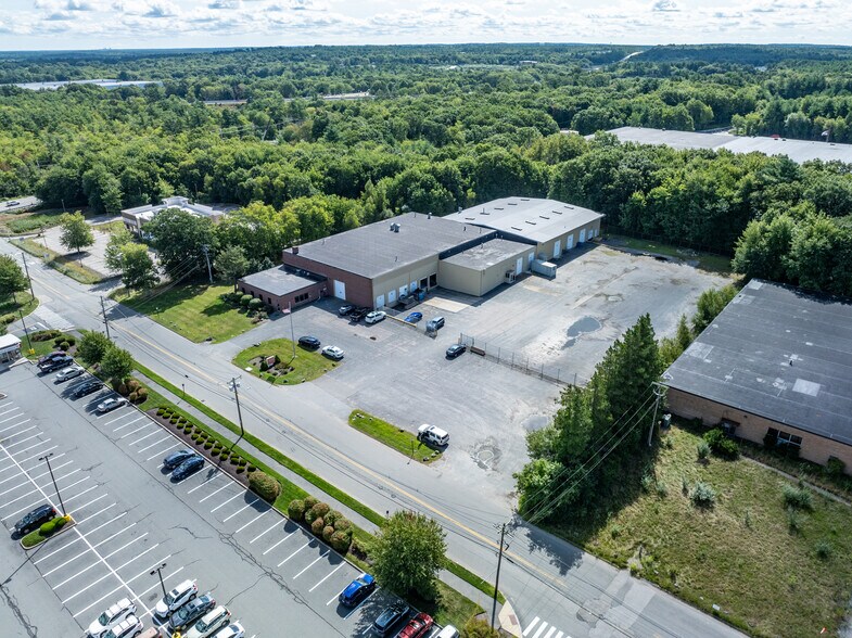 More Photos Of 10 Mozzone Blvd, Taunton Warehouse For Lease