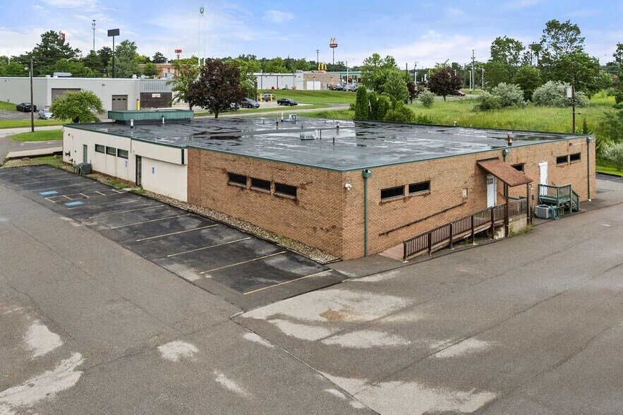 More Photos Of 1075 National Pky, Mansfield Office For Sale