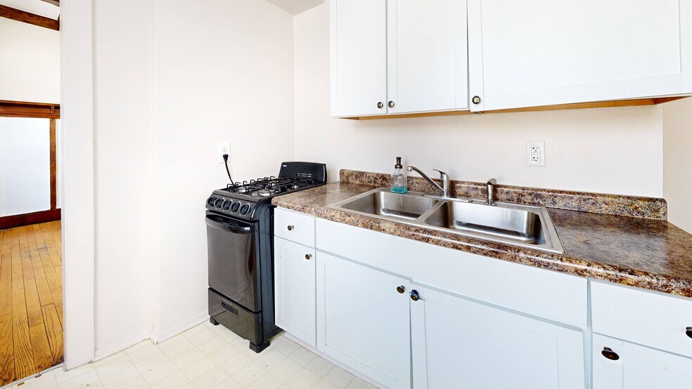 More Photos Of 604 Holly Ave, Saint Paul Apartments For Sale