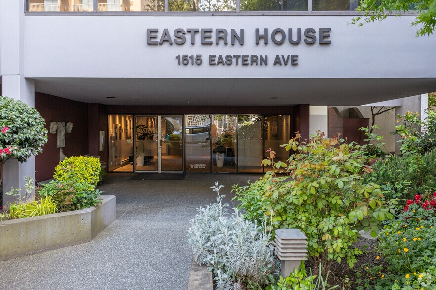 More Photos Of 126 E 15th St, North Vancouver Office For Lease