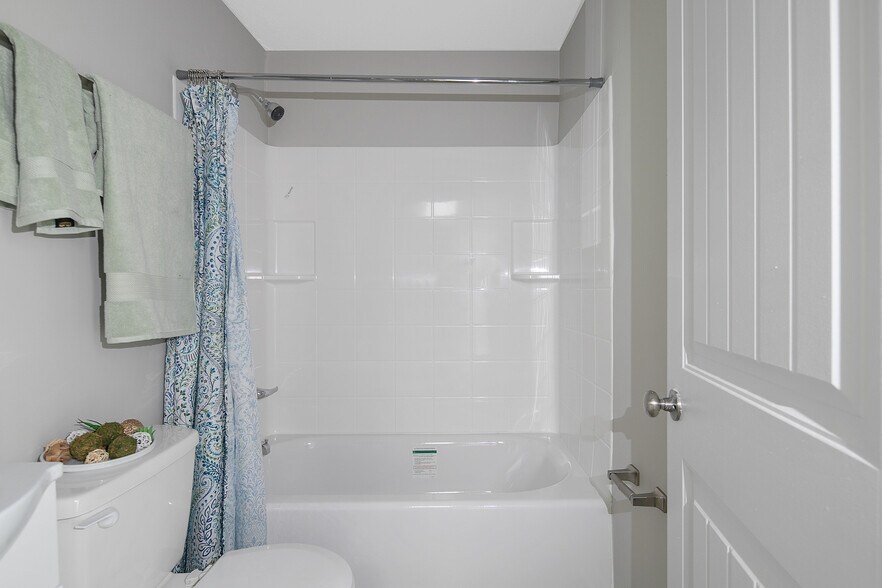 More Photos Of 817 Ridge Rd, Fayetteville Apartments For Sale