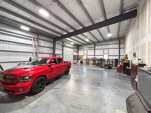 More Photos Of 27905 Commercial Park Rd, Tomball Warehouse For Lease