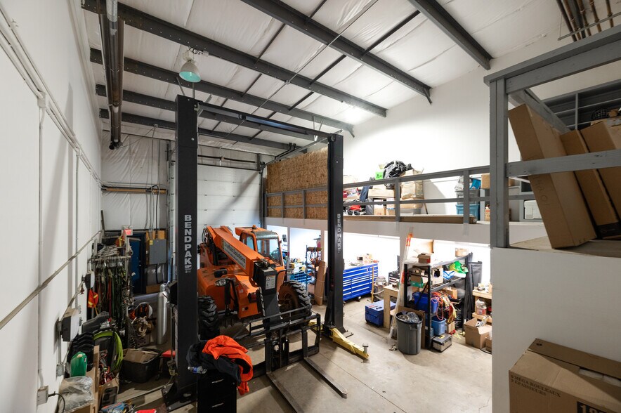 More Photos Of 380 Mackenzie Blvd, Fort McMurray Warehouse For Lease