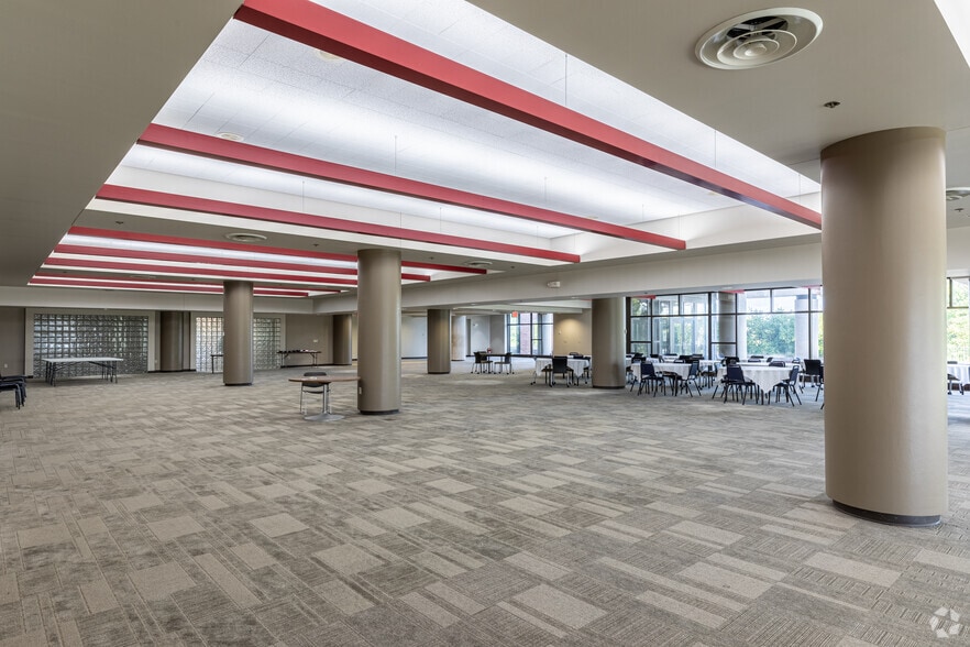 More Photos Of 480 Vantage Pt, Miamisburg Medical For Lease