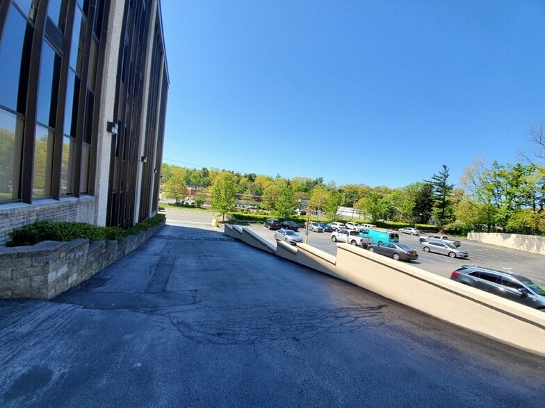 More Photos Of 280 N Central Ave, Hartsdale Medical For Lease