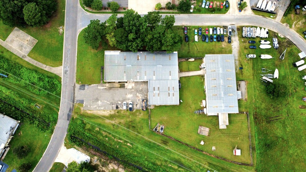 More Photos Of 7350 Pepperdam Ave, Charleston Manufacturing For Lease