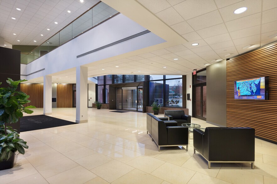 More Photos Of 14200 Park Meadow Dr, Chantilly Office For Lease