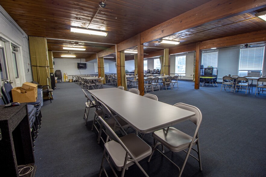 More Photos Of 23696 Northline Rd, Taylor Religious Facility For Sale