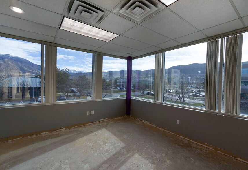 More Photos Of 65 E Wadsworth Park Dr, Draper Office For Lease