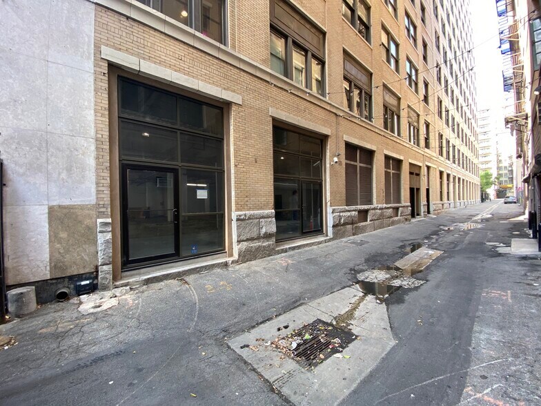 More Photos Of 460 S Spring St, Los Angeles Apartments For Lease