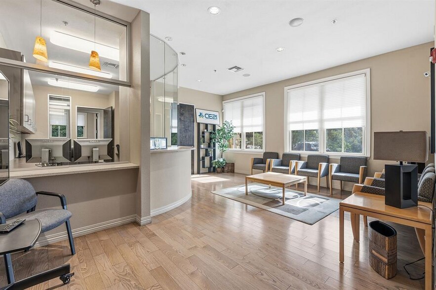 More Photos Of 5900 Southwest Pky, Austin Medical For Sale