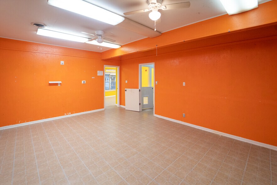 More Photos Of 105 Ward St, Cuero Daycare Center For Sale