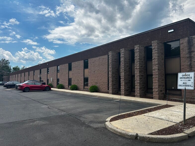 More Photos Of 14-16 Thomas J Rhodes Industrial Dr, Trenton Warehouse For Lease