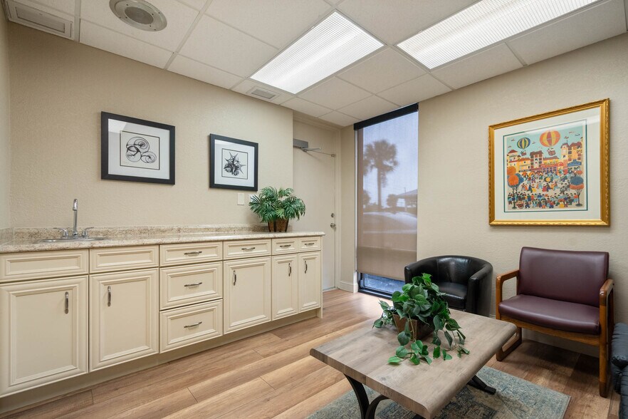 More Photos Of 3027 Aloma Ave, Winter Park Medical For Lease