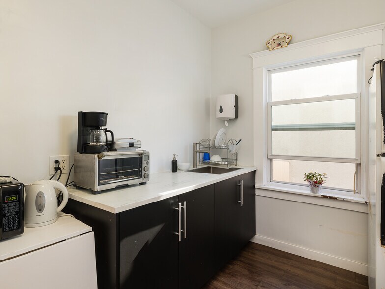 More Photos Of 221 Concord St, El Segundo Apartments For Sale