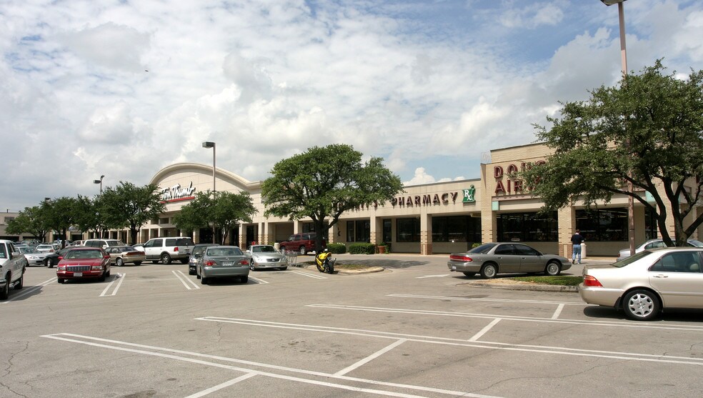 More Photos Of 5959-6025 Royal Ln, Dallas Unknown For Lease