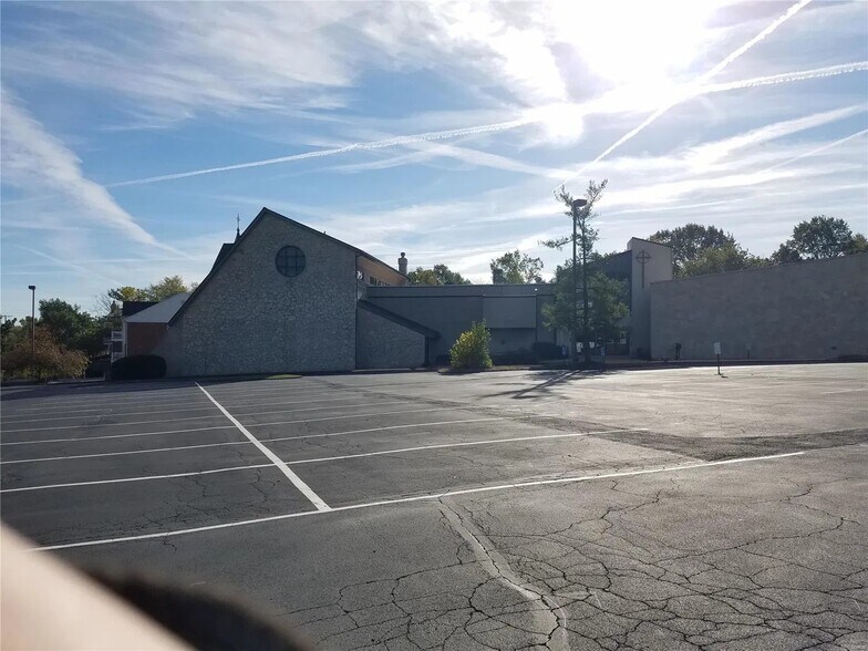 More Photos Of 15764 Clayton Rd, Ellisville Religious Facility For Lease