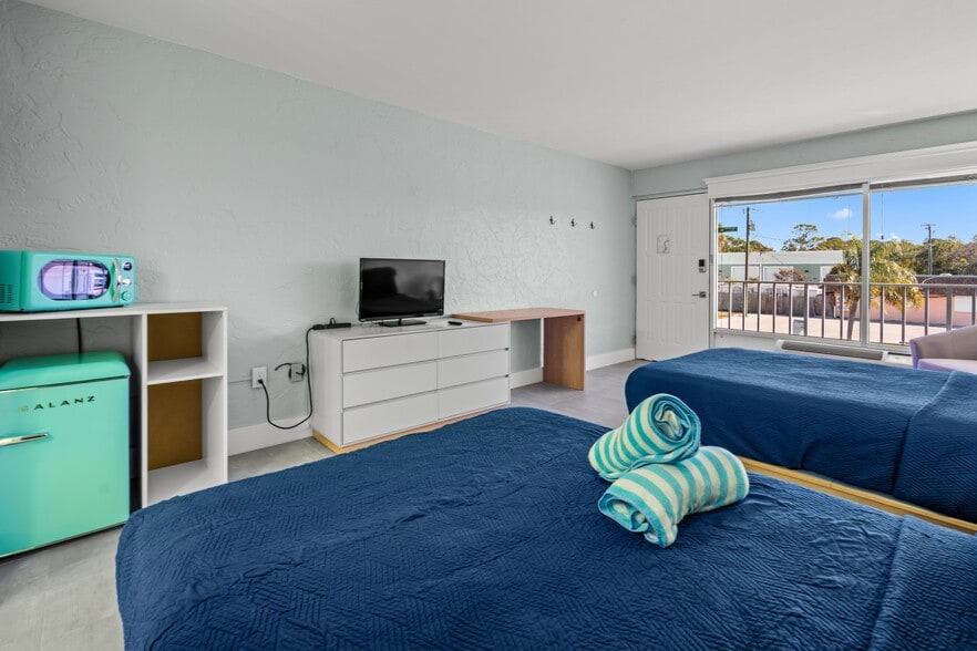 More Photos Of 4330 Bonita Beach Rd, Bonita Springs Hotel For Sale