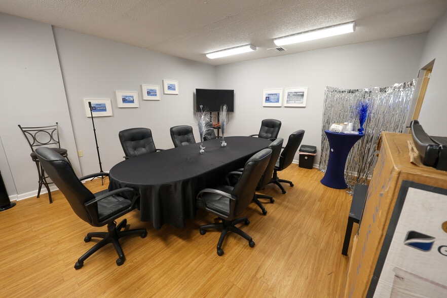 More Photos Of 3005 S Tuttle Ave, Sarasota Religious Facility For Sale