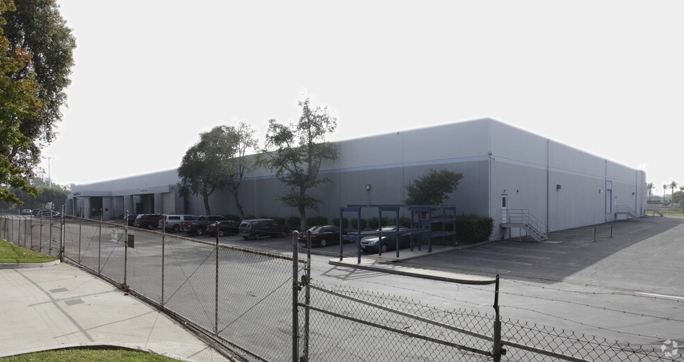 More Photos Of 331-333 Cliffwood Park St, Brea Industrial For Sale