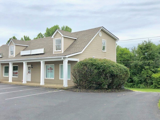 More Photos Of 606 Crystal Pl, La Grange Freestanding For Lease