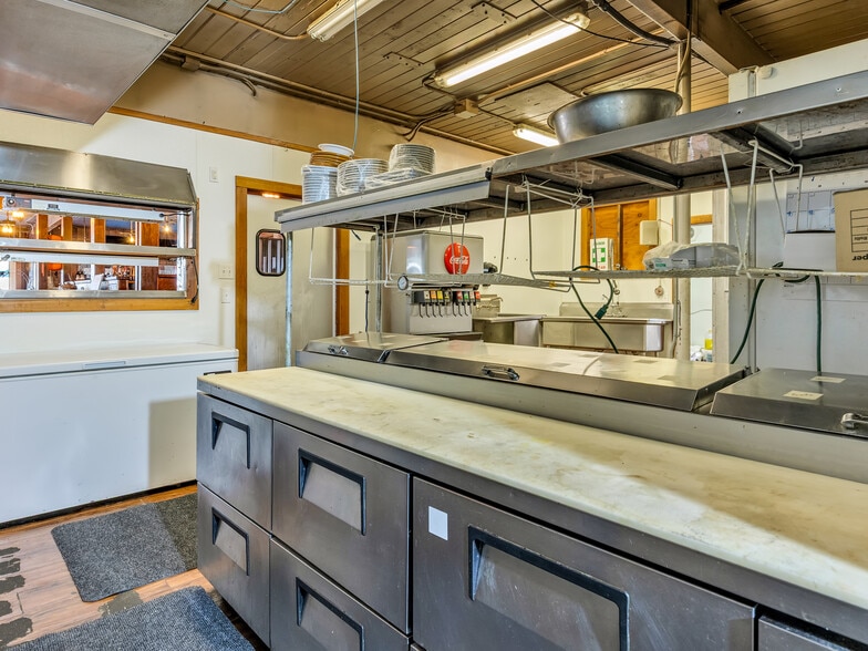 More Photos Of 780 US-101, Chinook Restaurant For Sale
