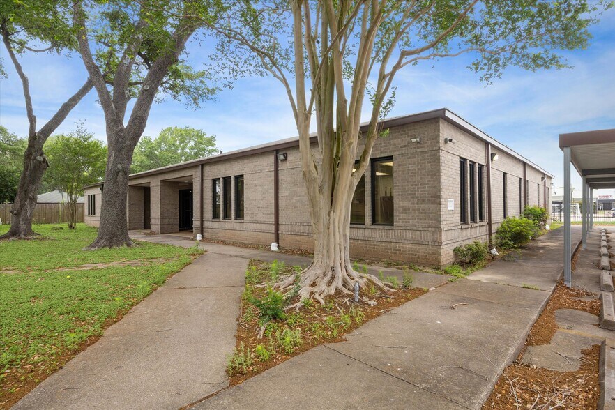 More Photos Of 718 FM 1959 Rd, Houston Medical For Sale