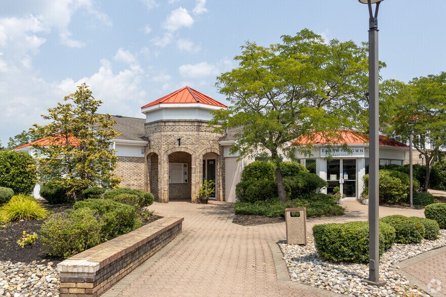 More Photos Of 613 Hope Rd, Eatontown Freestanding For Lease