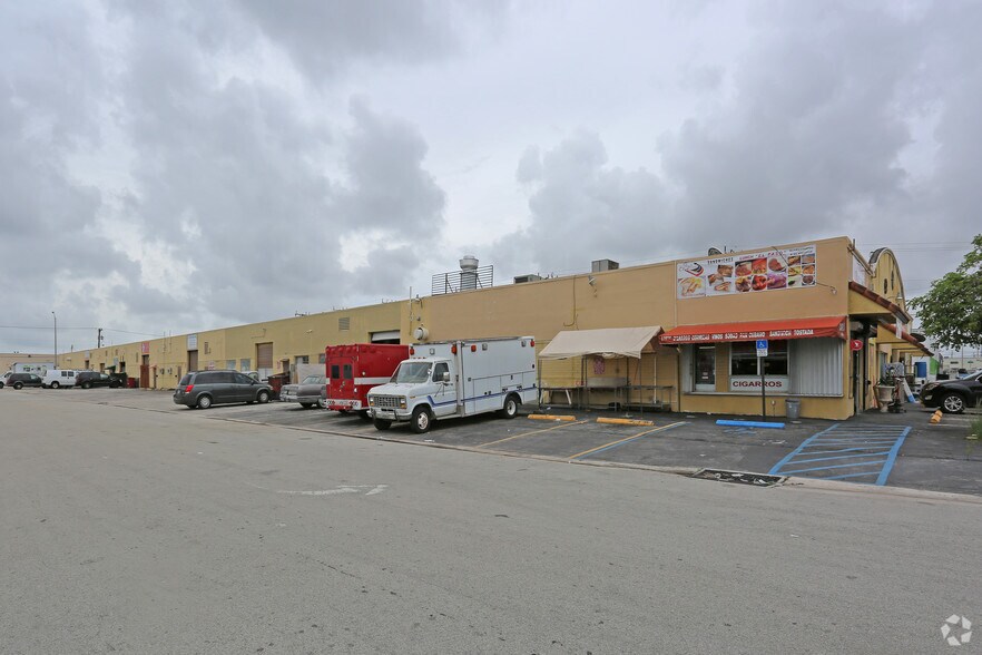 More Photos Of 1010-1060 E 32nd St, Hialeah Manufacturing For Lease