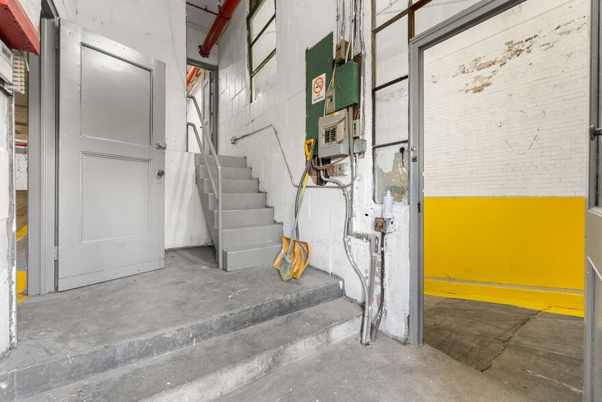 More Photos Of 122-128 N 11th St, Newark Manufacturing For Sale