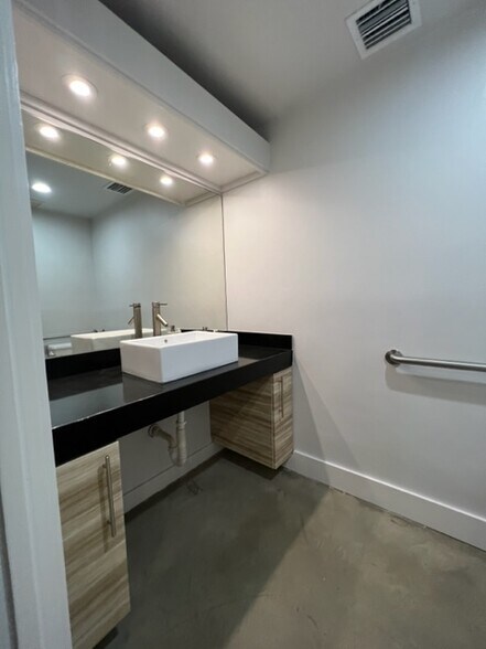 More Photos Of 721 NE 3rd Ave, Fort Lauderdale Office For Lease