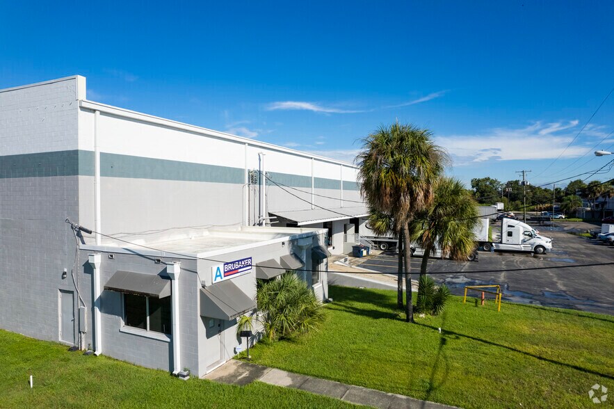 More Photos Of 5300 E Adamo Dr, Tampa Distribution For Lease