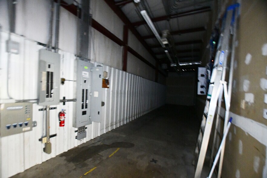 More Photos Of 1016 Winchester Rd, Irvine Freestanding For Lease