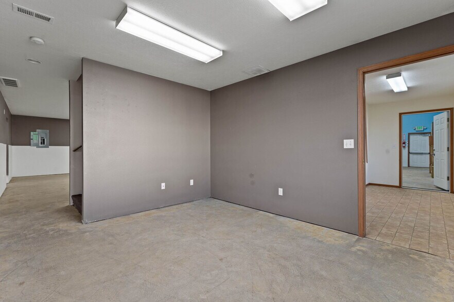 More Photos Of 13315 W 13th Ave, Airway Heights Light Manufacturing For Sale