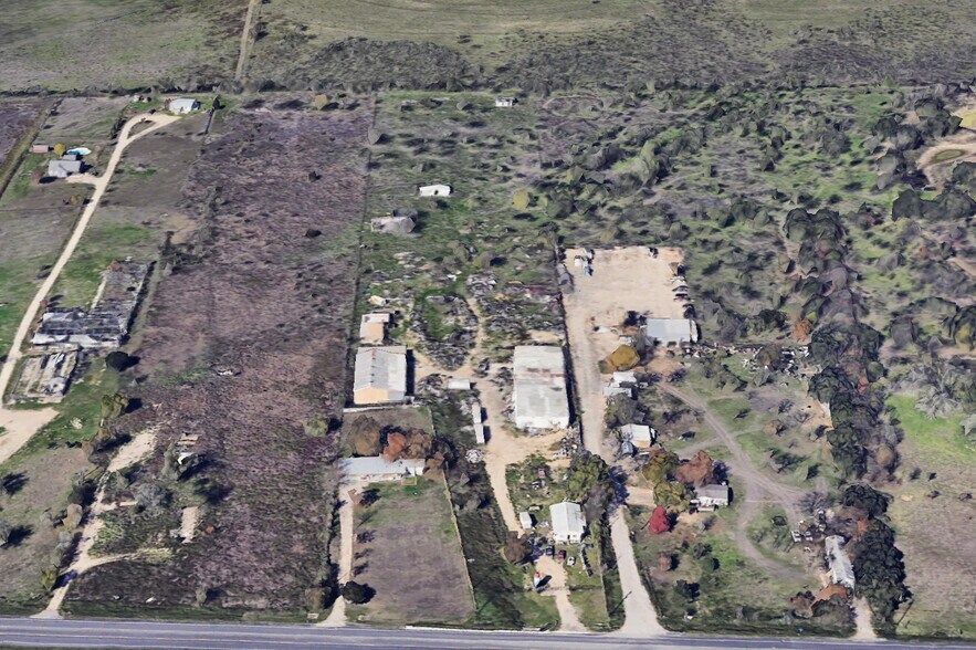More Photos Of 5075 Highway 21, San Marcos Warehouse For Sale