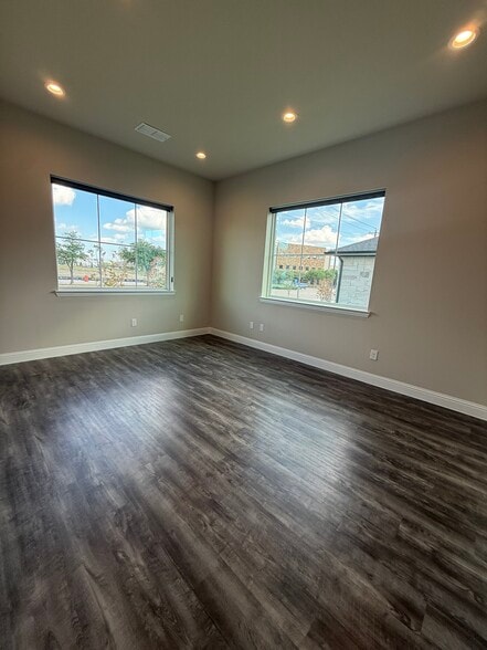 More Photos Of 6000 Alma Rd, McKinney Office For Lease