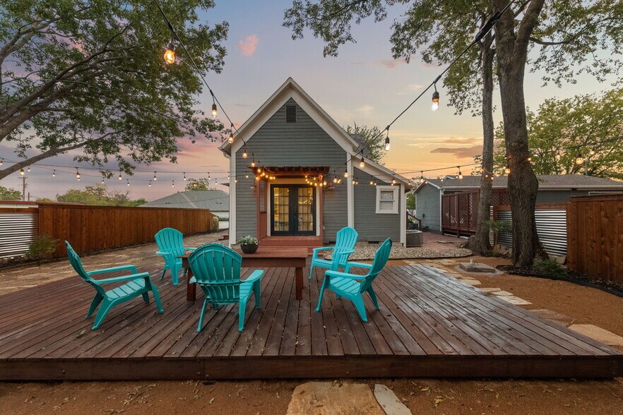 More Photos Of 139 Olive St, Keller Storefront Retail Office For Sale