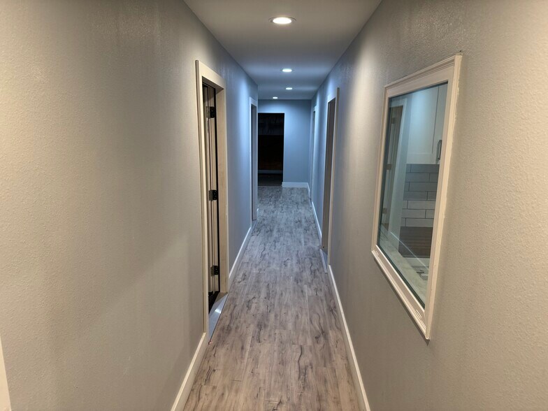 More Photos Of 721 Bulverde Rd, Bulverde Freestanding For Lease