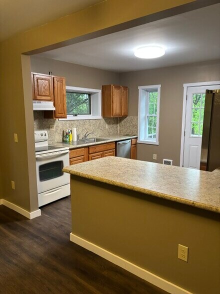 More Photos Of 429 Riverview Dr, Walnutport Flex For Sale