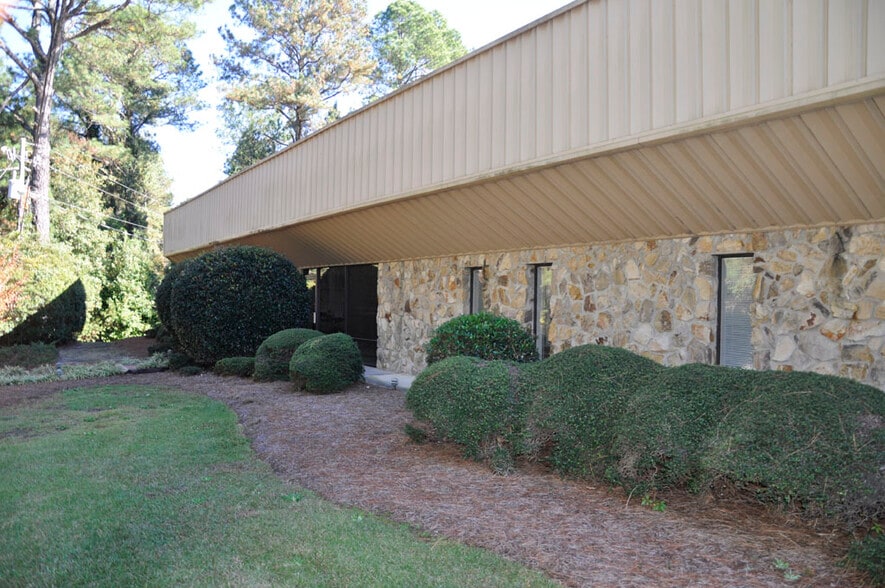 More Photos Of 845 Valley View Rd, Southern Pines Industrial For Sale
