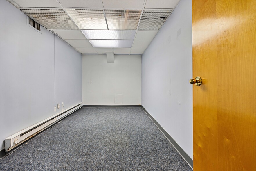 More Photos Of 200-12 44th Ave, Bayside Office For Lease