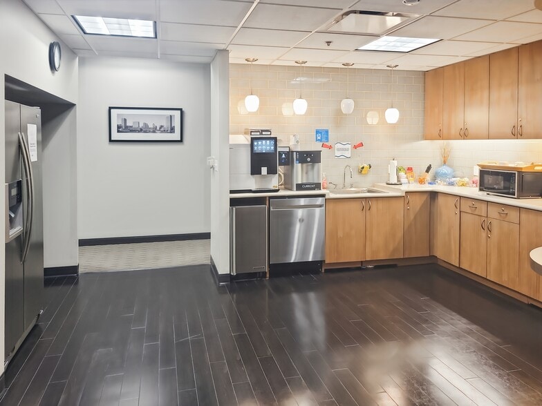 More Photos Of 7280 NW 87th St, Kansas City Coworking Space